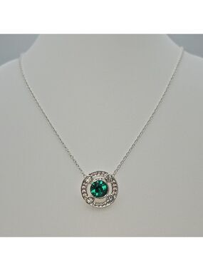 ✨2/$10✨ Green Gemstone Circular Round Halo Pendant  Silver-tone 18''